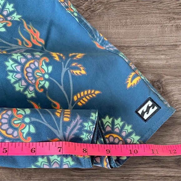 Billabong Floral Patterned Blue Board Shorts Size 28 - Picture 2 of 5